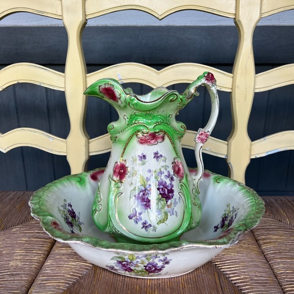 Antique Green Handpainted Floral Pitcher & Washbowl Set - Picture 8 of 15